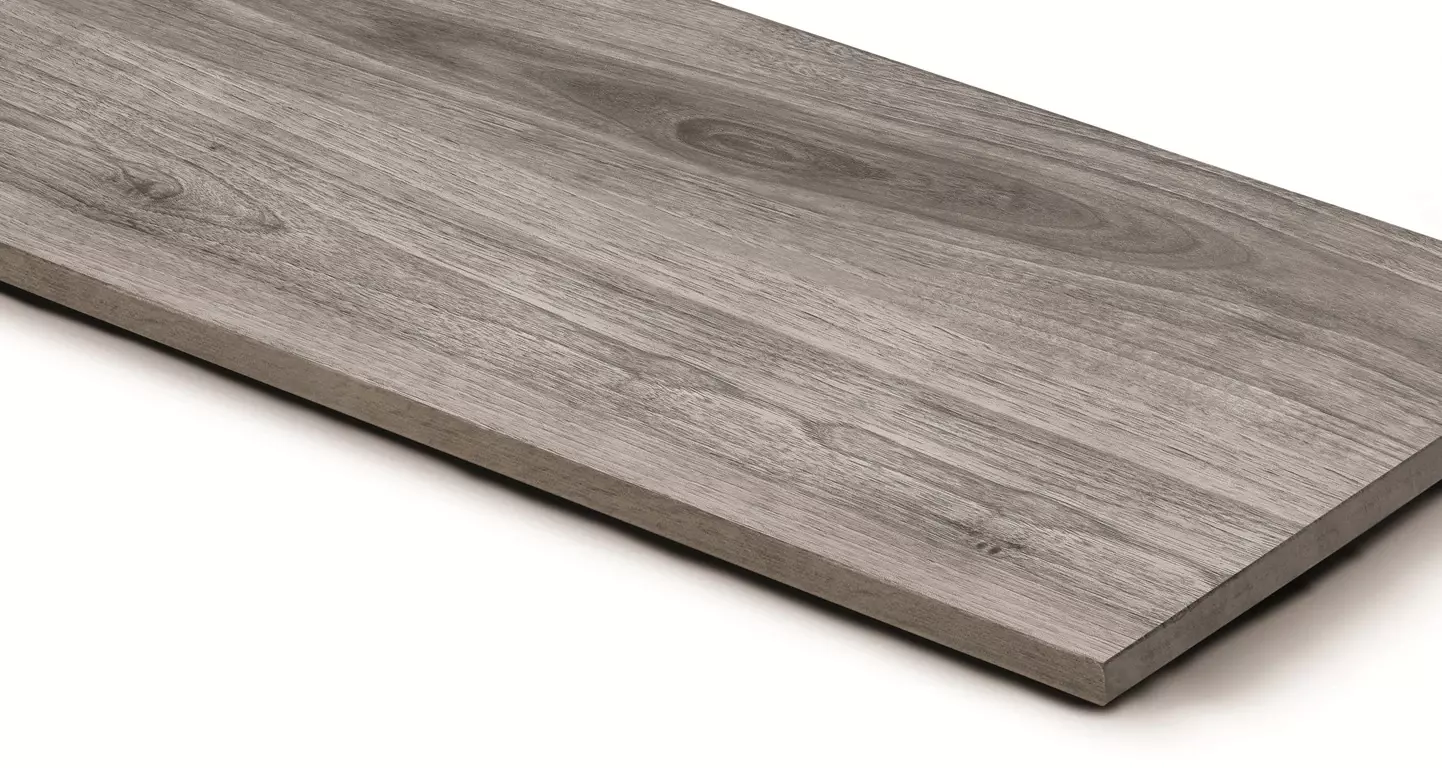 drewnopodobna płytka w ciemnym kolorze 1442 2