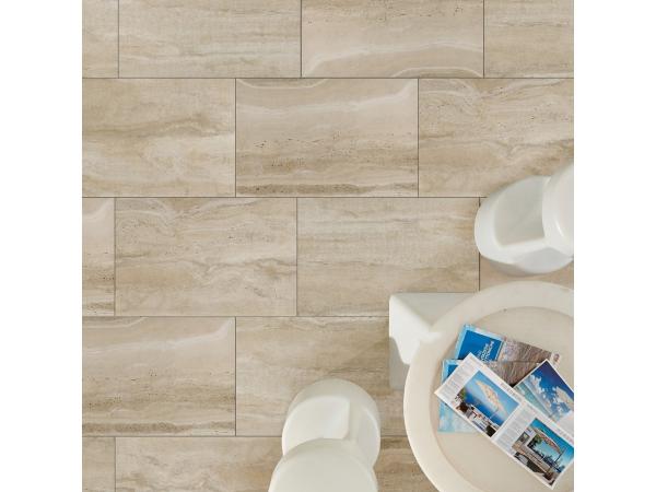 Posadzka tarasu z trawertynu trawertyn w ogrodzie