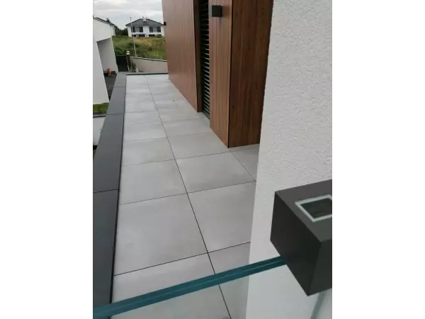 wykończenie krawędzi tarasu wentylowanego