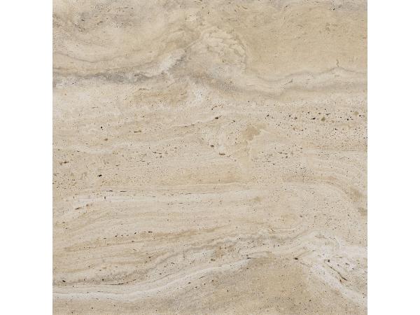 Trawertyn na ścianie zewnętrznej w stylu klasycznym