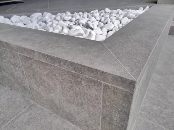 jak układać płytki na schodach zewnętrznych