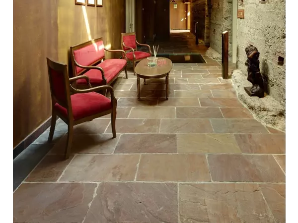 podłoga z piaskowca