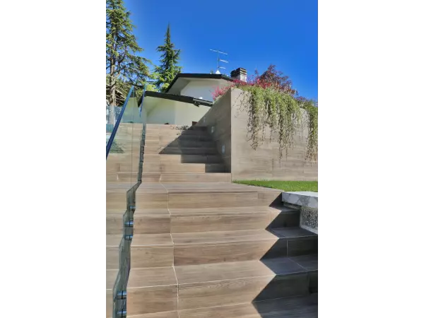 płytka tarasowa drewniana galeria schody zewnętrzne