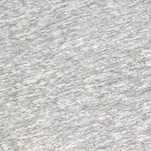 gnejs wiernie odtworzony przez płytkę gresową